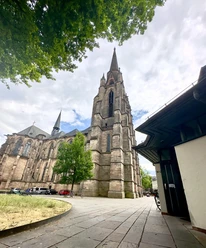 Öffentliche Toilette neben der Elisabethkirche