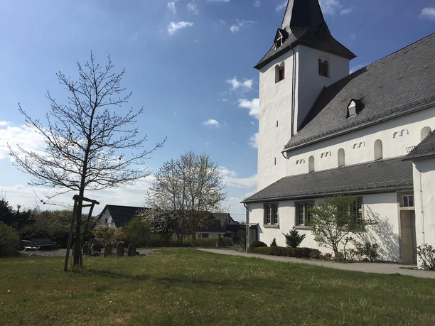 Gartenanlage Bartholomäus Kirche