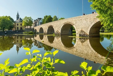 Hospitalkirche mit Alter Lahnbrücke