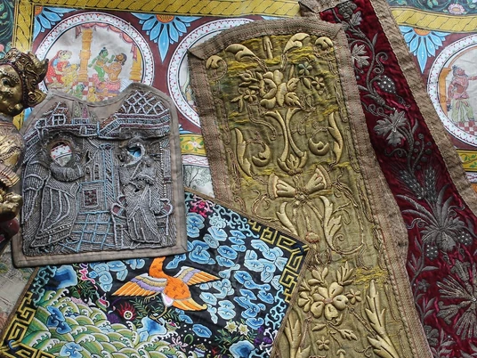 Stoff-Macht-Religion