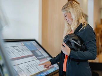 Infosäule Tourist-Info Simmern-Rheinböllen