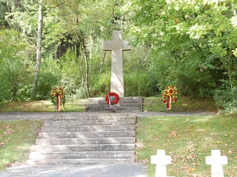 Gedenkstätte SS-Sonderlager/KZ Hinzert, Kreuz