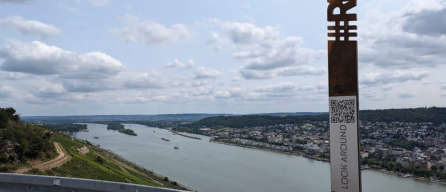 Gude Blick am Katzenloch mit QR-Code