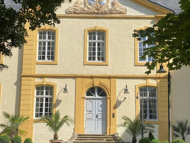 Portal Schloss Niederweis