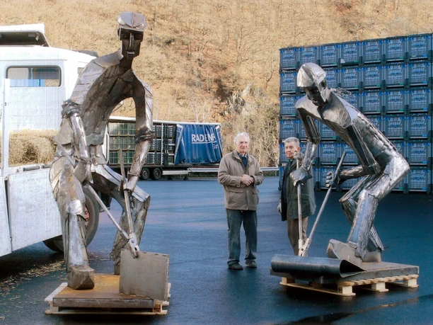 Ankunft Skulpturen in Wissen