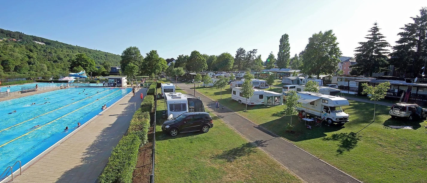 Schwimmbad+Camping