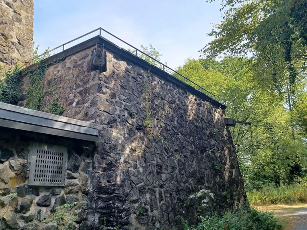 Seitenansicht Stoppelbergturm