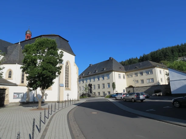 Rückseite der Pfarrkirche