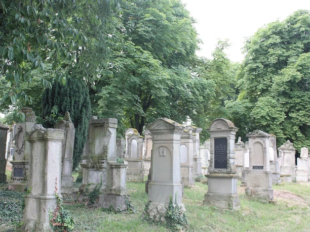 Der Friedhof gehört zu den Kulturdenkmälern Der Friedhof gehört zu den Kulturdenkmälern