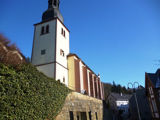 Ein Blick auf die Kirche St. Clemens