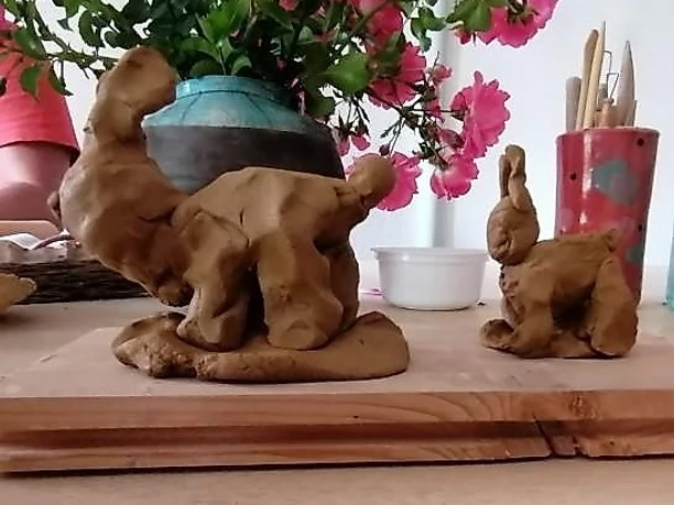 Figuren aus Ton