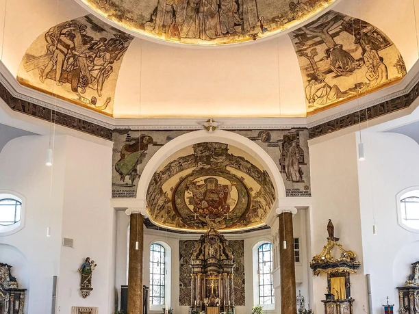 Kirchenraum Kreuzerhöhung Wissen