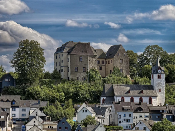 Schloss u Schlosskirche