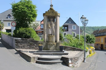 Ehrenmal 2