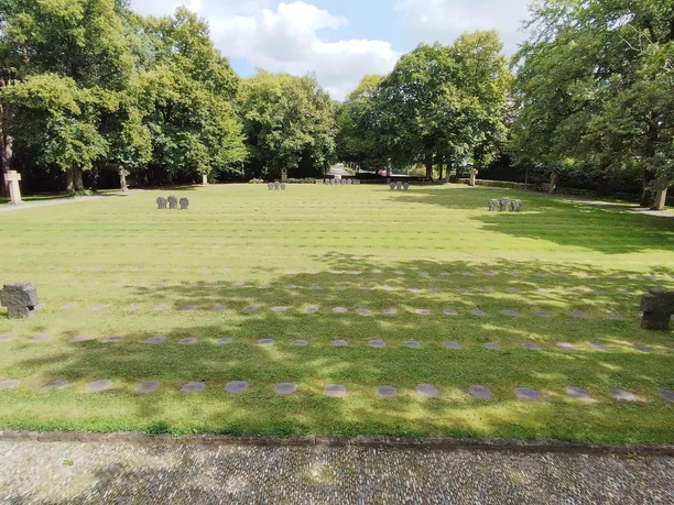 Blick über den Ehrenfriedhof
