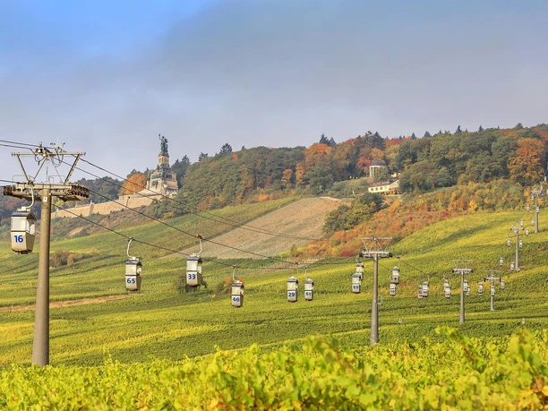 Seilbahn im Herbst