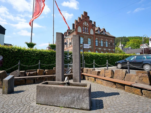 Sitzgelegenheit am Zunftbrunnen