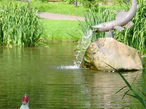 Stadtpark Neuerburg mit Brunnen