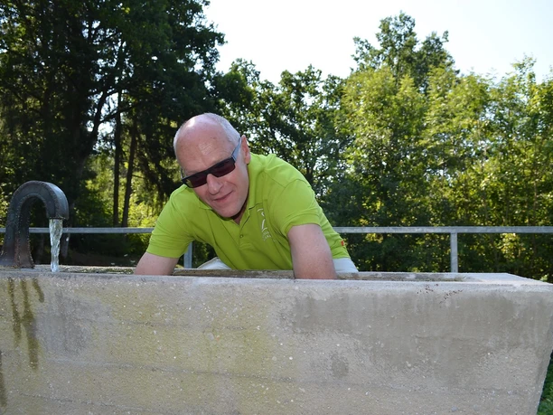Erfrischung im Armbecken