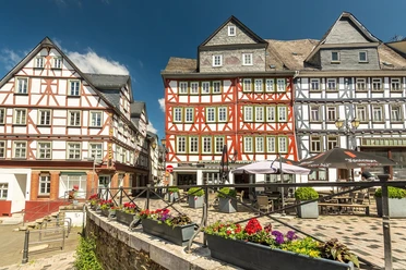 Blick auf Fachwerkhäuser am Kornmarkt