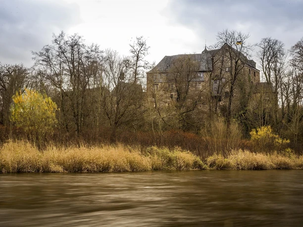 Schloss Schönstein mit Wasser