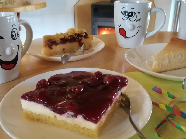 Leckere Kuchen im Golstübchen in Gillenfeld