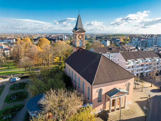 Das Konzert findet in der St. Ludwigskirche statt.
