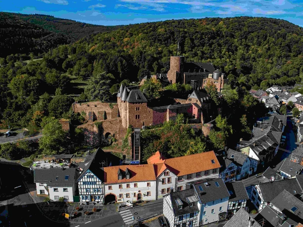 Blick auf Burg Hengebach