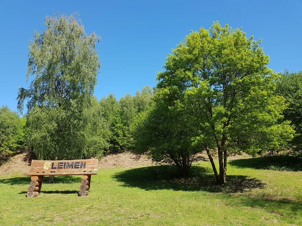 Holzbank vor Leimen/Pfalz