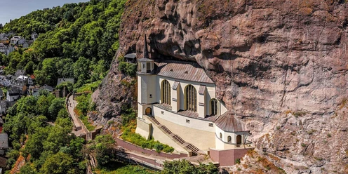 Die Felsenkirche im Sommer
