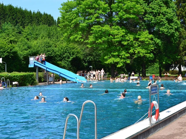 Waldfreibad Prüm neben Campingplatz