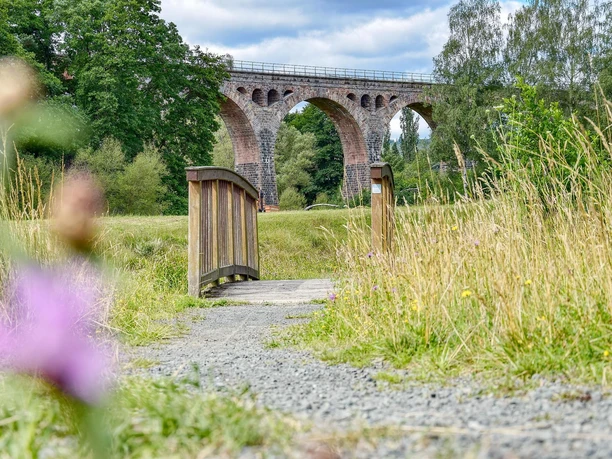Eisenbahnviadukt und Brücke in Bad Endbach