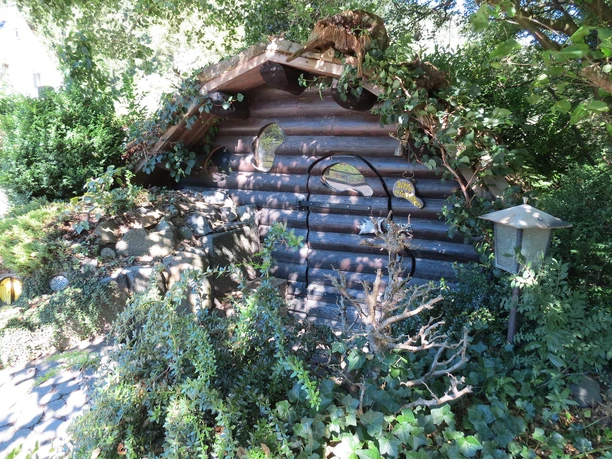 Hobbit-Hütte2_Herschbach