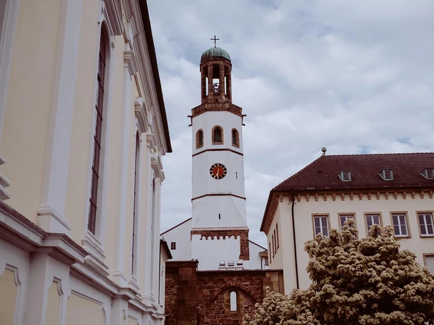 Zwölf-Apostel-Kirche Zwölf-Apostel-Kirche