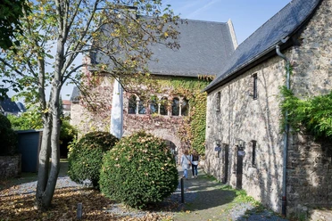 Graues Haus 2
