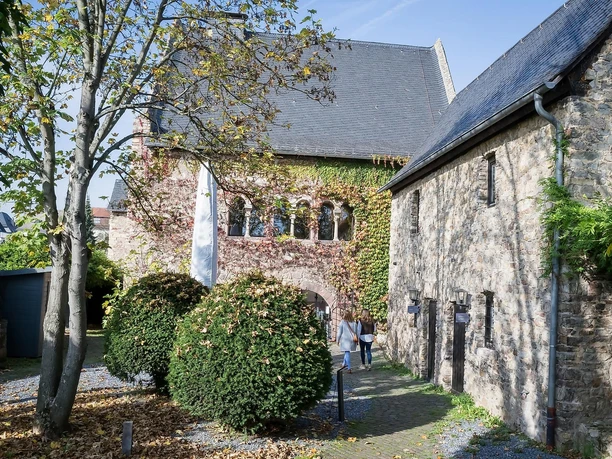 Graues Haus 2