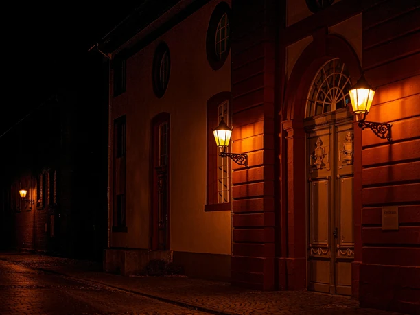 Reithaus bei Nacht