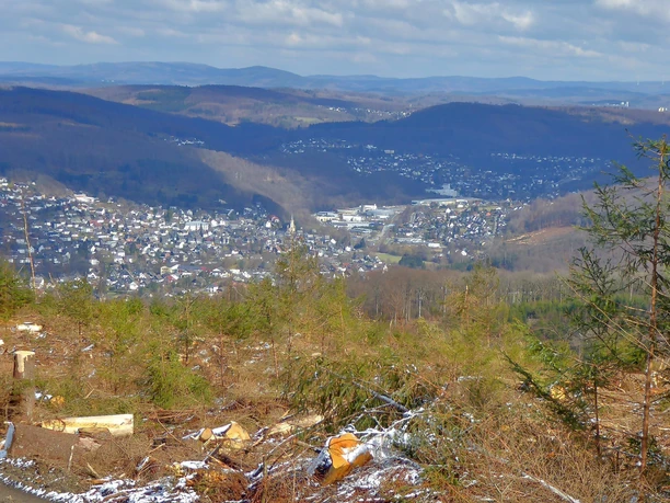Blick vom Windhahn ins Siegtal nach Mudersbach