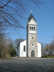 Eingang zur Kirche in Schöneberg