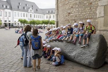 Kinderrundgang 2000 Jahre - 4000 Schrittchen Grupp