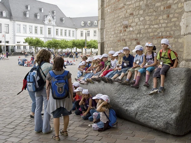 Kinderrundgang 2000 Jahre - 4000 Schrittchen Grupp