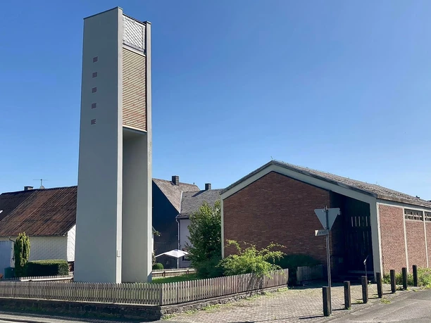 Evangelische Kirche Gusternhain 1