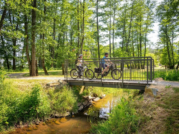 Kurpark Stadtkyll mit Fahrrad