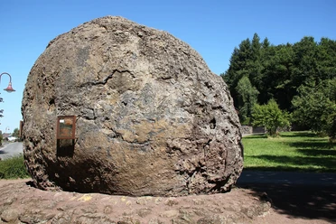 Lavabombe in Strohn