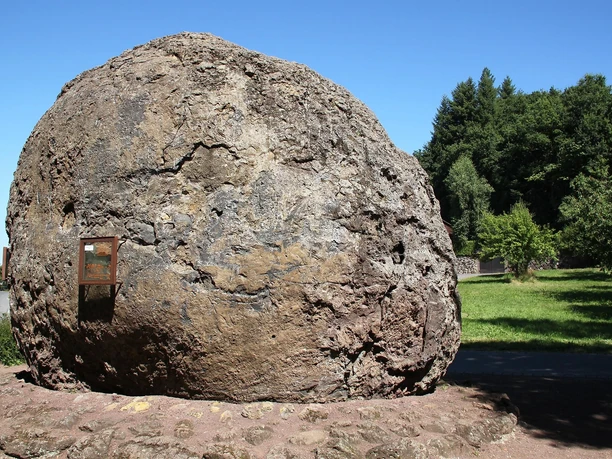 Lavabombe in Strohn