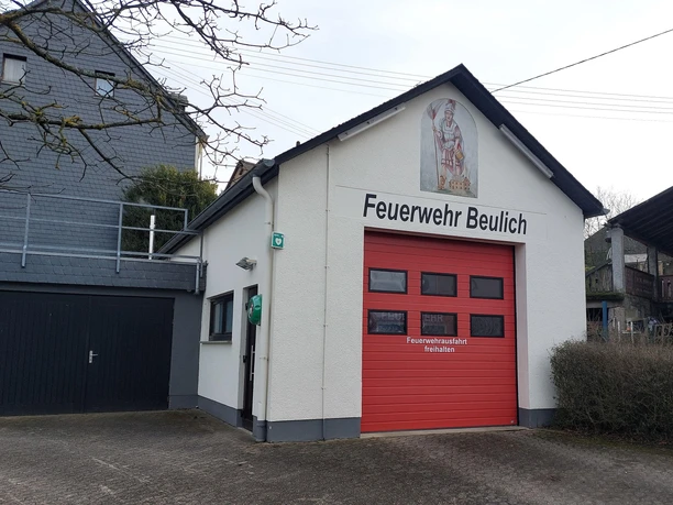 Defi am Feuerwehrhaus