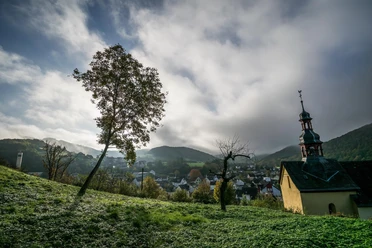 Kapelle im Herbst