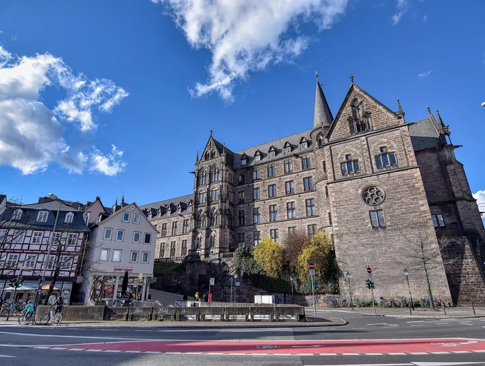 Straßenansicht Alte Universität Marburg