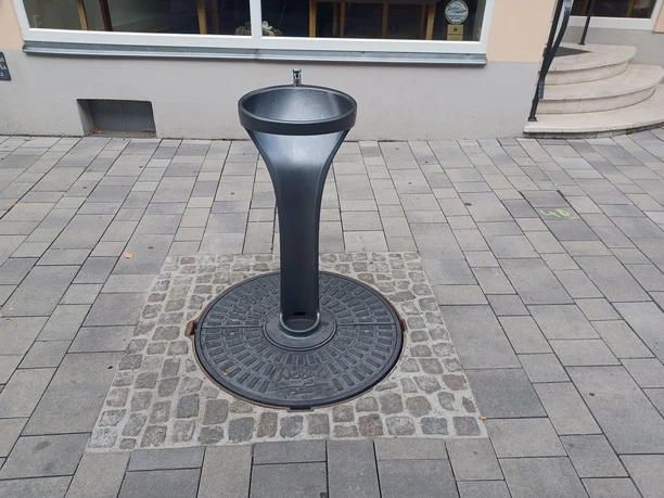 Detailansicht Trinkbrunnen Silhöfer Straße Detailansicht Trinkbrunnen Silhöfer Straße