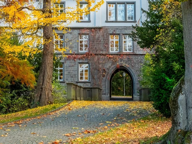 Eingang zum Schloss Buseck